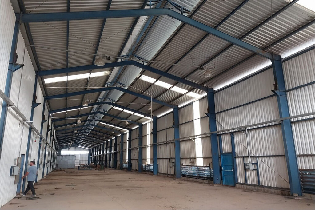 ساخت ساختمان‌های صنعتی با ساندویچ پانل